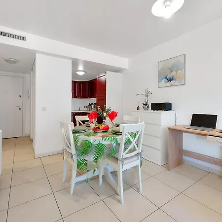 Eden Blue Wilson - Appt Climatise Proche דירה *